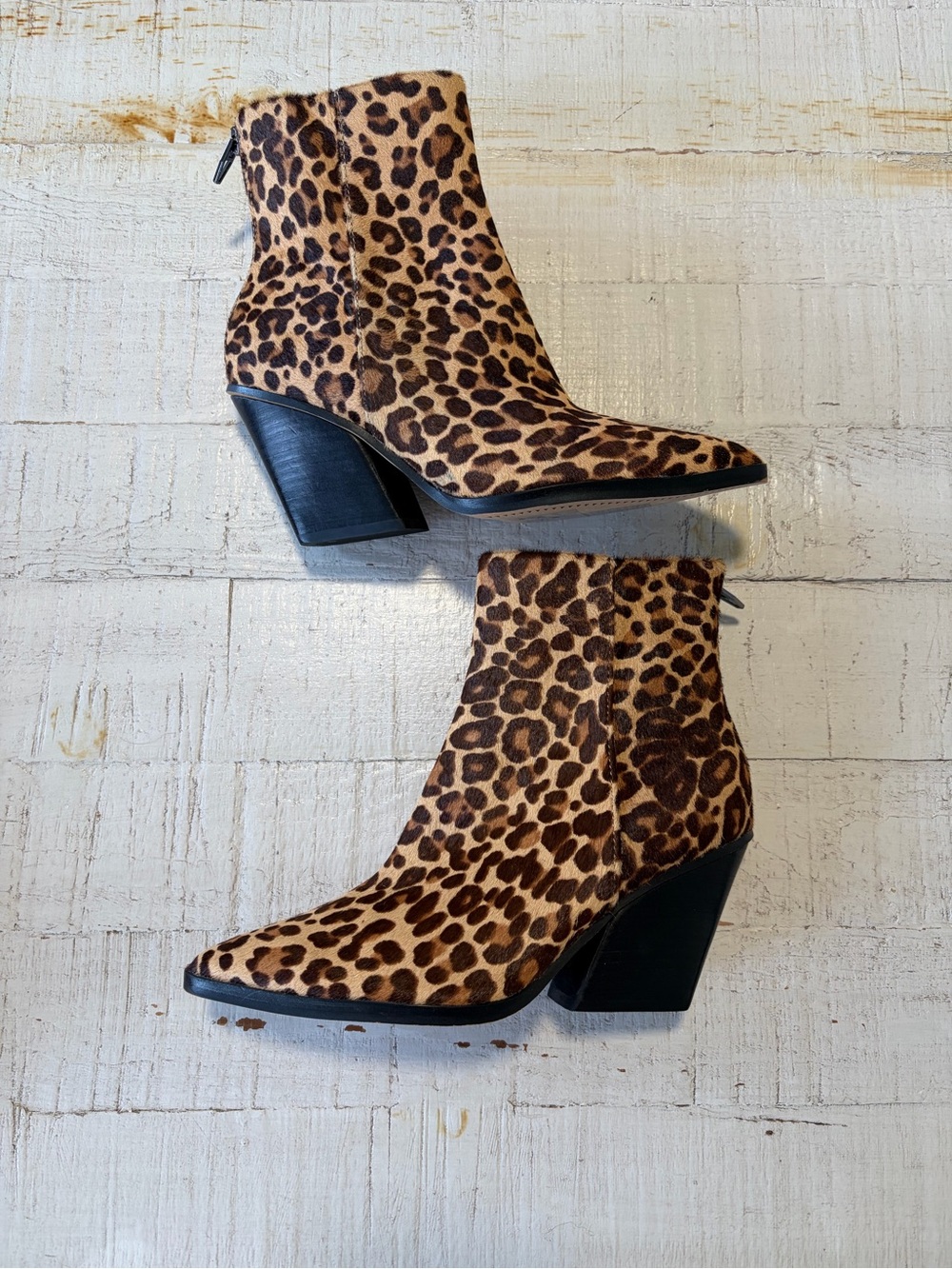 Dolce Vita Issa NWOT size 6.5 Leopard Print Calf Hair Pointed Toe Ankle Boots